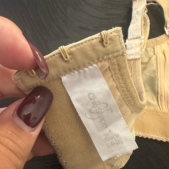 Cream Full Coverage Shapewear Bra with Racerback - Picture 4 of 4